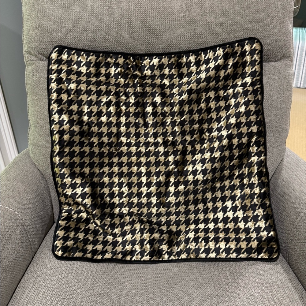 NEW SET OF 4 Black and Gold Houndstooth Throw Pillow Covers
